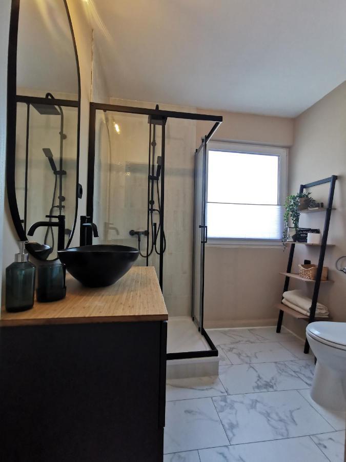 Up Wulkje21 Neu Renovierte Wohnung Mit Pkw Stellplatz Emden Extérieur photo