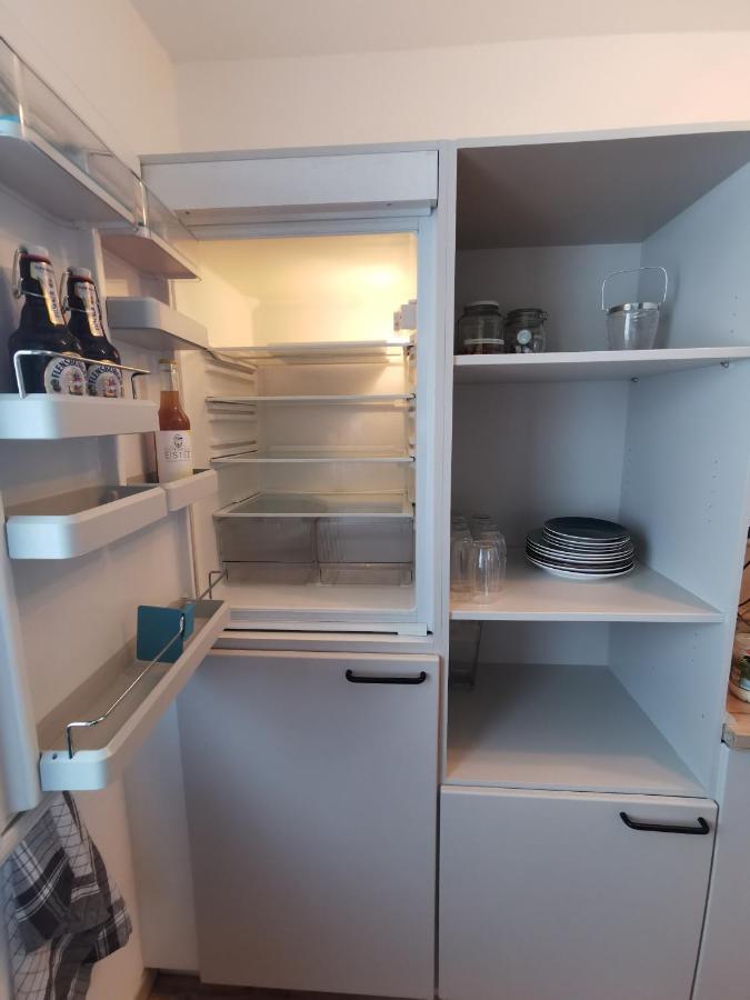 Up Wulkje21 Neu Renovierte Wohnung Mit Pkw Stellplatz Emden Extérieur photo