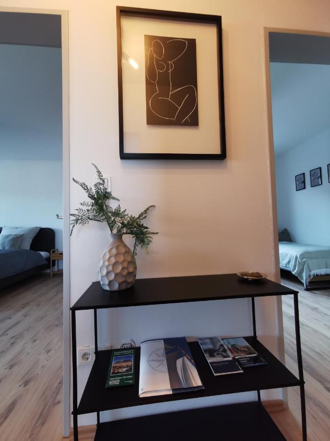 Up Wulkje21 Neu Renovierte Wohnung Mit Pkw Stellplatz Emden Extérieur photo