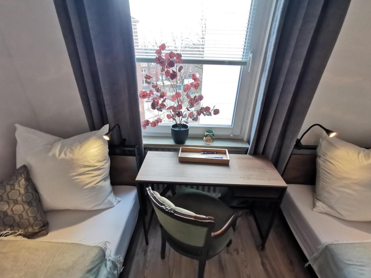 Up Wulkje21 Neu Renovierte Wohnung Mit Pkw Stellplatz Emden Extérieur photo