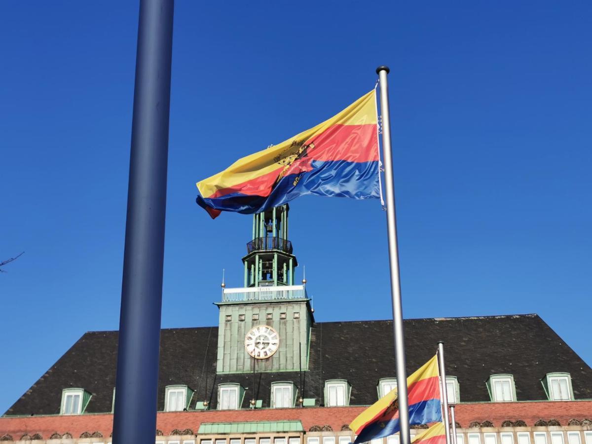Up Wulkje21 Neu Renovierte Wohnung Mit Pkw Stellplatz Emden Extérieur photo